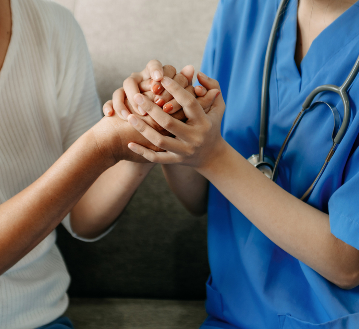 Nurse express soulagement de la douleur 01